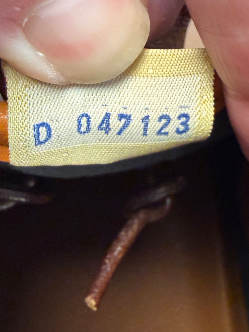 Dooney & Bourke Vintage AWL Satchel Black Leather British Tan Trim EUC - Picture 11 of 14